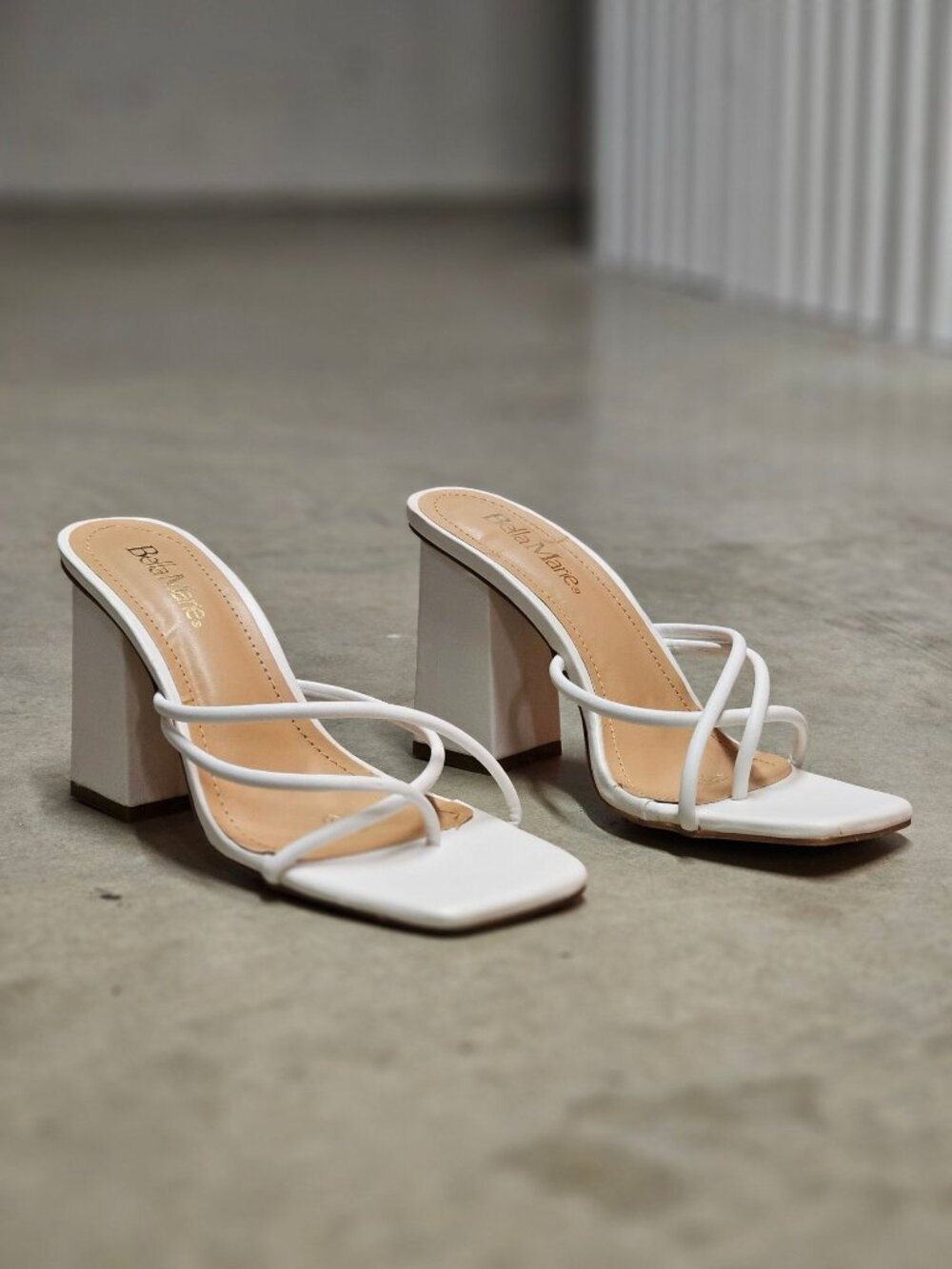 Womens White Strappy Block Heel Sandals With Square Toe Design - Picture 11 of 11